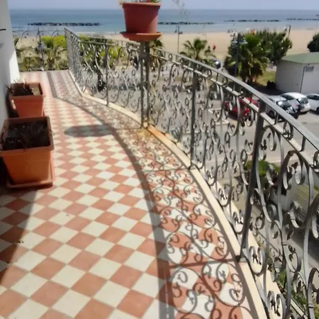 Apartment Per Vacanze Al Mare